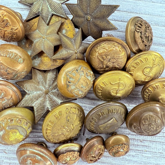22 antique / vintage brass buttons WWI & WWII era military and police collection